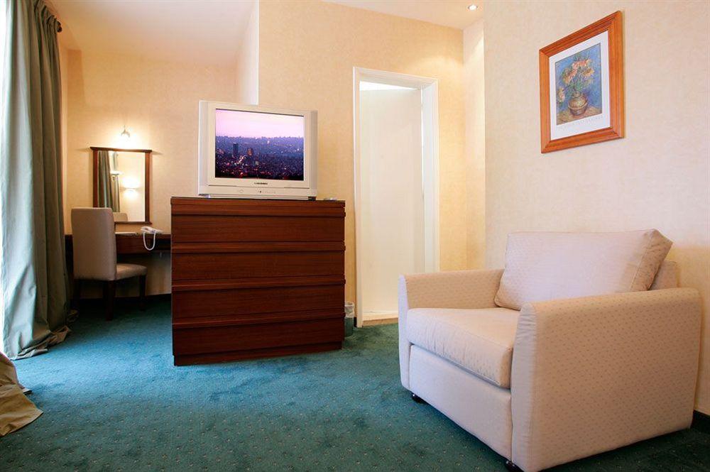 The Mayflower Hotel 4*