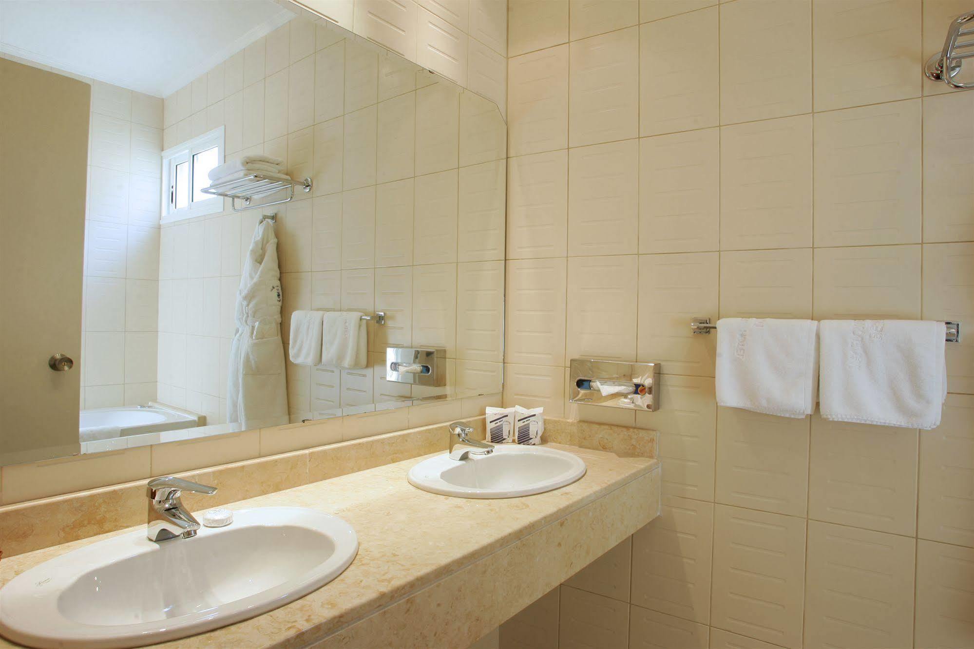 The Mayflower Hotel 4*